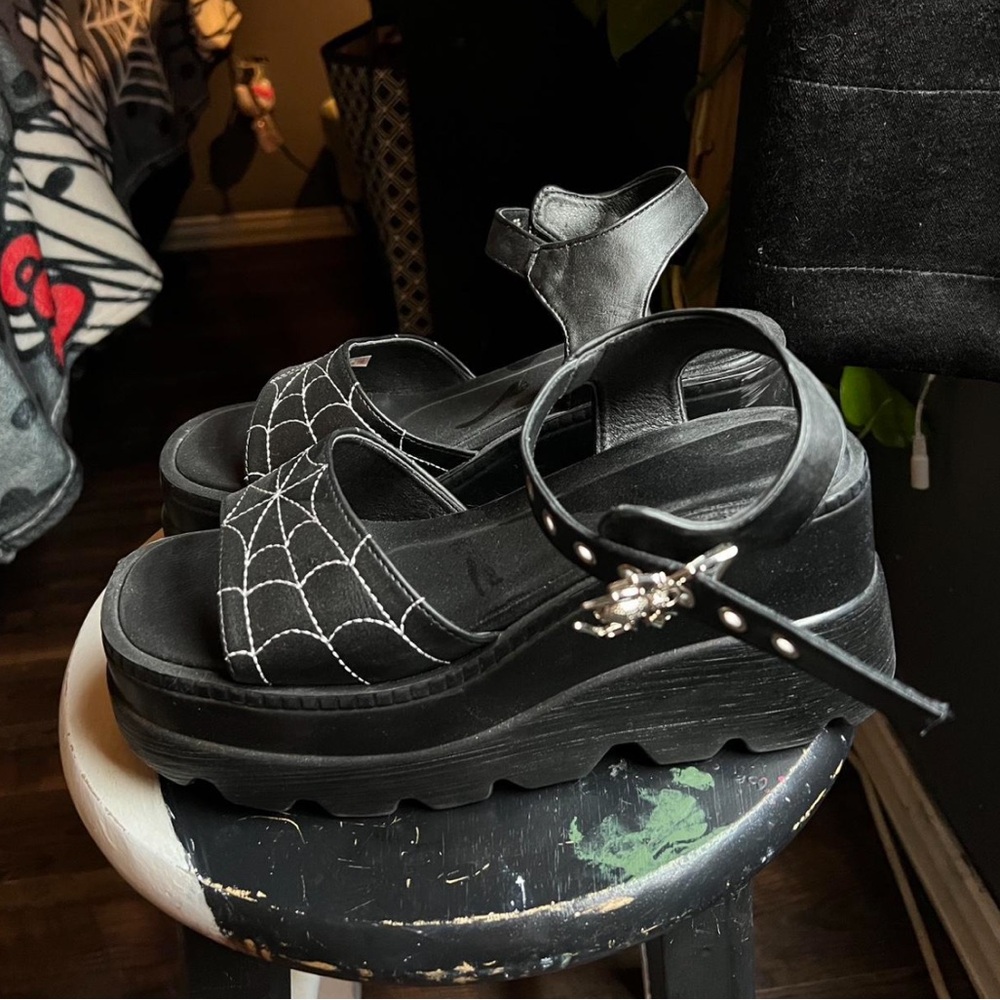 Platform sandals - image 3